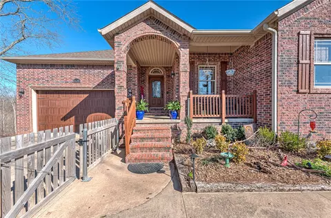 16240 Kostner Dr, Rogers, AR 72756