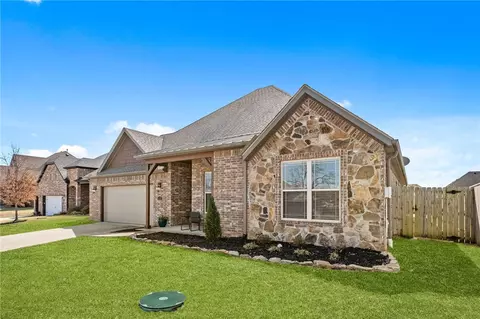 1103 Vista Bell Dr, Cave Springs, AR 72718