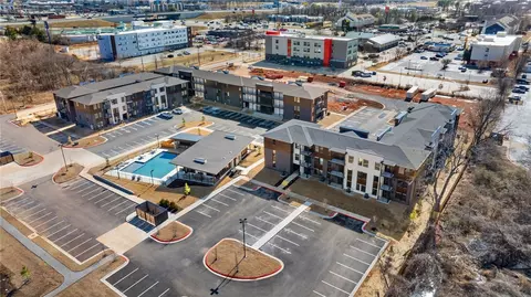 3329 SE Mp Pkwy #102, Bentonville, AR 72712