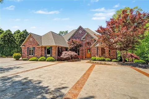34 Kinloch Dr, Bella Vista, AR 72715
