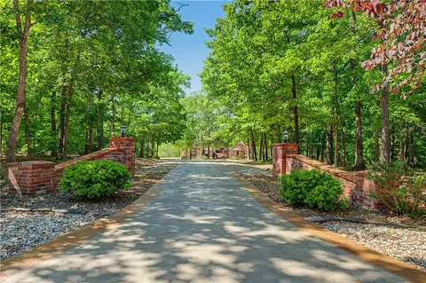 34 Kinloch Dr, Bella Vista, AR 72715
