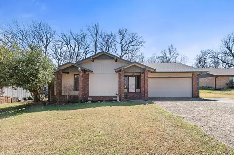 2212 W Tulsa St, Siloam Springs, AR 72761