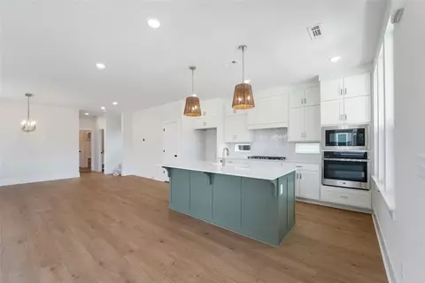 Kitchen - 6742 Springtime Ter, Springdale, AR 72762 photo 5 of 5