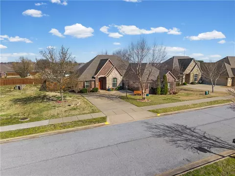 703 SW Barn Valley Rd, Bentonville, AR 72712