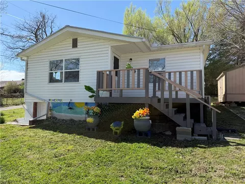 504 N 2nd St, Harrison, AR 72601