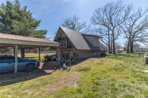 Exterior - 9628 Ruby Hall Rd, Gentry, AR 72734 photo 2 of 12