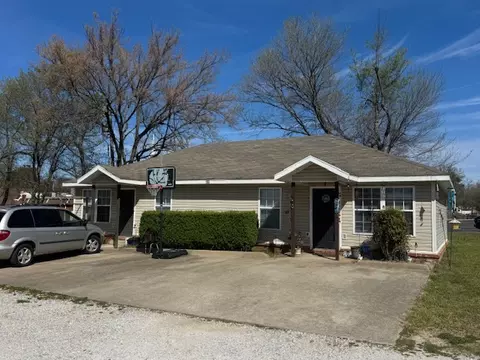 302 304 Wallace St, Prairie Grove, AR 72753