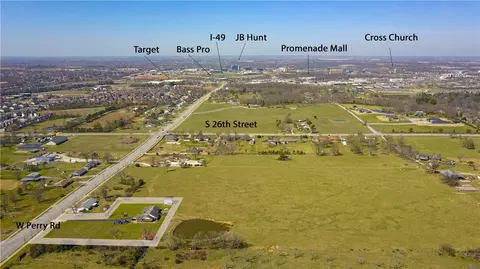 2449 W Perry Rd, Rogers, AR 72758