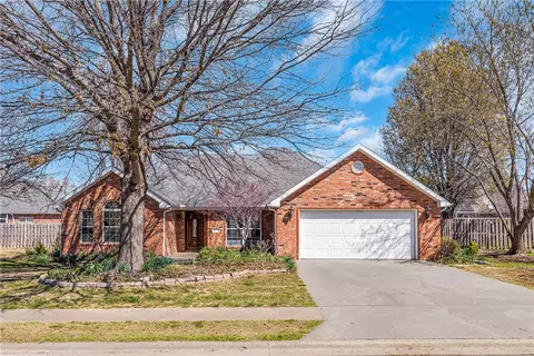 12032 Riviera Pl, Farmington, AR 72730