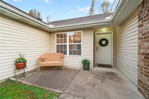 32 Taransay Cir, Bella Vista, AR 72715