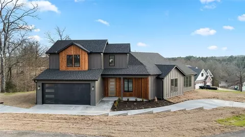 3 Mckeever Ln, Bella Vista, AR 72715