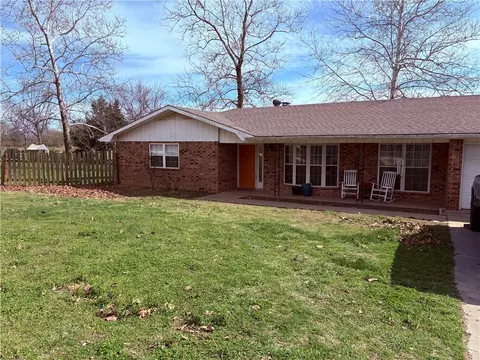 19973 Kirklane Rd, Lincoln, AR 72744