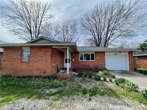 814 Gwen St, Springdale, AR 72762
