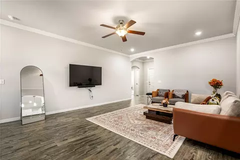 Living - 450 Holly St, Centerton, AR 72719 photo 2 of 3