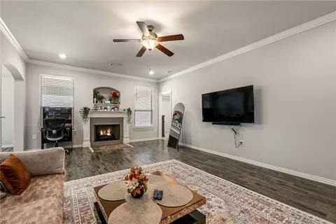Living - 450 Holly St, Centerton, AR 72719 photo 3 of 3