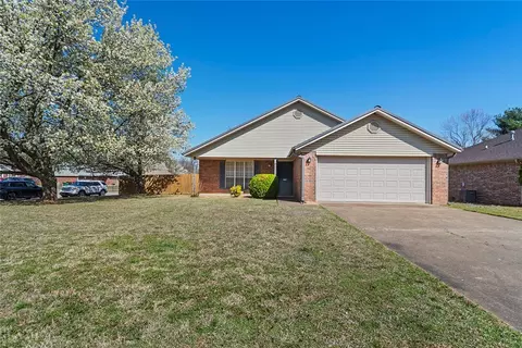 1706 Lawrence Ave, Springdale, AR 72762