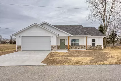 117 N Janice St, Goodman, MO 64843