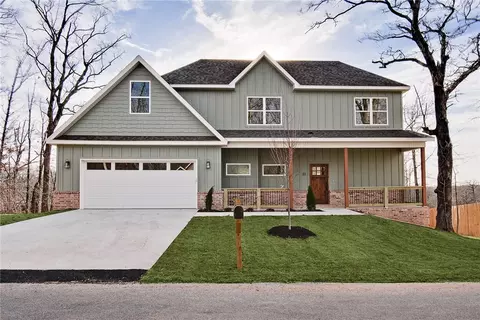 66 Murphy Dr, Bella Vista, AR 72715