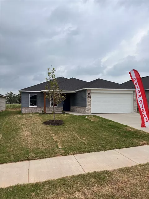 1728 Pittman St, Gentry, AR 72734