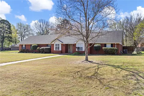 2303 W 5th St, Russellville, AR 72801