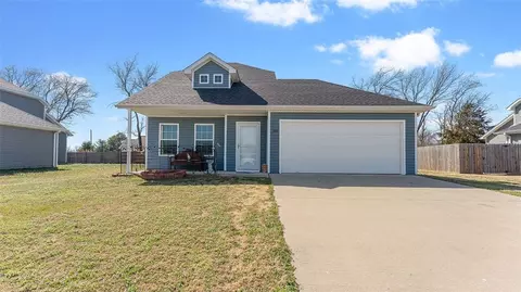 303 Fieldstone Cir, Gravette, AR 72736