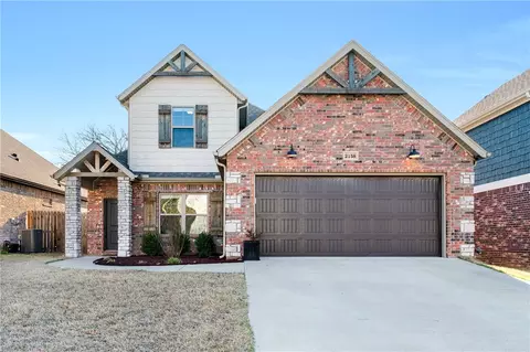 2158 N Woodlark Ln, Fayetteville, AR 72704