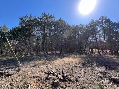96 Valley Dr, Holiday Island, AR 72631
