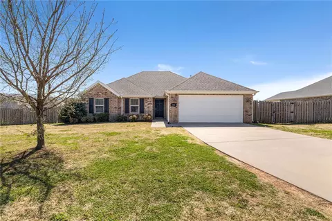 421 Caballo St, Farmington, AR 72730