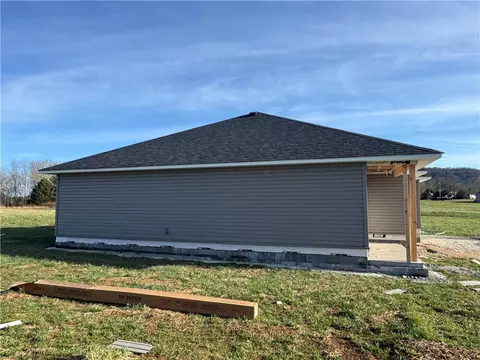 Exterior - 186 Stella Ct, Harrison, AR 72601 photo 5 of 11