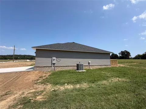Exterior - 186 Stella Ct, Harrison, AR 72601 photo 7 of 10