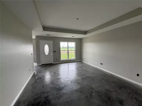 Living - 186 Stella Ct, Harrison, AR 72601 photo 2 of 3