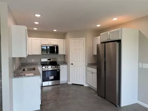 Kitchen - 186 Stella Ct, Harrison, AR 72601 photo 1 of 2