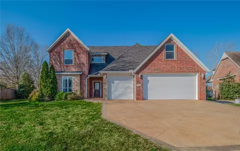 3111 Waterstone Dr, Fayetteville, AR 72764