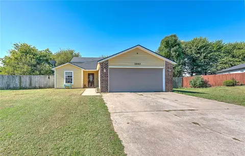 1440 Tumbleweed Dr, Springdale, AR 72764