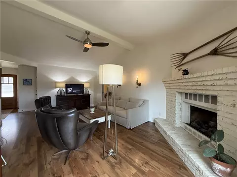 Living - 203 Pebble Beach Dr, Harrison, AR 72601 photo 2 of 3