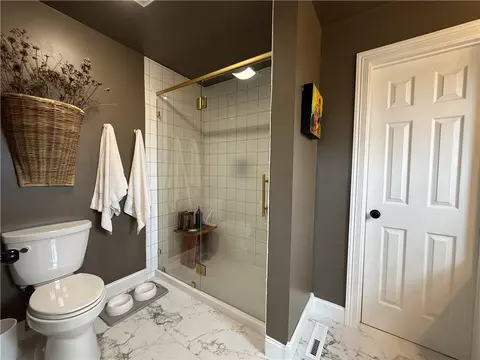 Bath - 203 Pebble Beach Dr, Harrison, AR 72601 photo 2 of 4