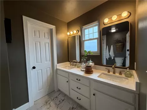 Bath - 203 Pebble Beach Dr, Harrison, AR 72601 photo 1 of 4