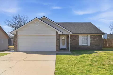 2702 W Margaret St, Rogers, AR 72756