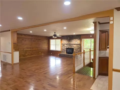 Living - 18772 Davis Rd, Rogers, AR 72756 photo 3 of 11