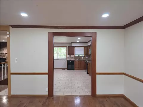 Living - 18772 Davis Rd, Rogers, AR 72756 photo 8 of 11