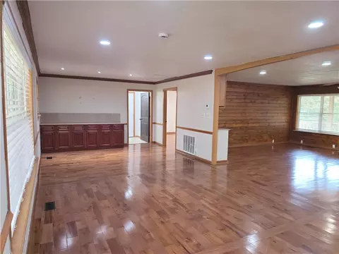 Living - 18772 Davis Rd, Rogers, AR 72756 photo 2 of 11