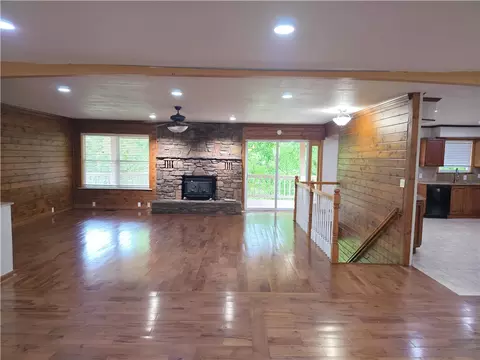 Living - 18772 Davis Rd, Rogers, AR 72756 photo 5 of 11