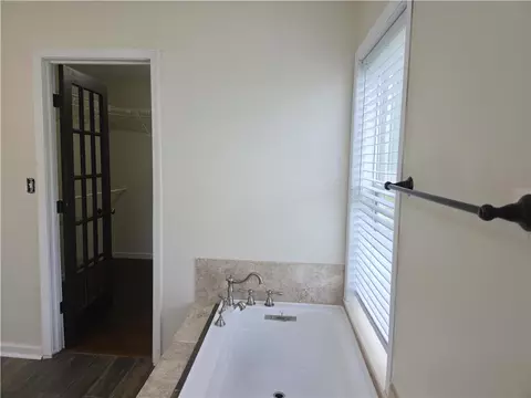 Bath - 18772 Davis Rd, Rogers, AR 72756 photo 6 of 7