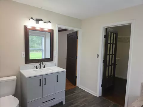 Bath - 18772 Davis Rd, Rogers, AR 72756 photo 7 of 7