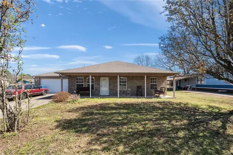 170 Orchard Dr, Gentry, AR 72734