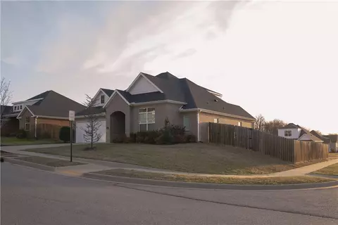 2788 N Grey Squirrel Dr, Fayetteville, AR 72704