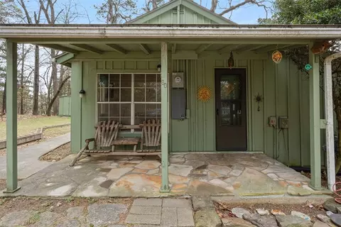 60 Clay St, Eureka Springs, AR 72632