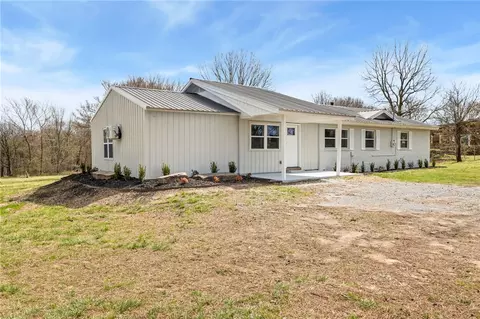 10886 S Jackson Hwy, Lincoln, AR 72744