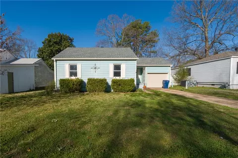 312 S Garrett St, Siloam Springs, AR 72761