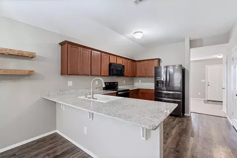 Kitchen - 7851 Bridgegate Ave, Springdale, AR 72762 photo 1 of 3